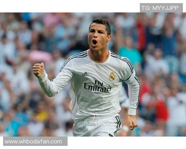 C罗足球传奇之路动感高清壁纸展示，感受绿茵场上的王者风范